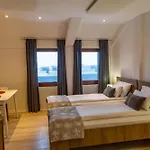 Gostinjska kuća Mont 3*